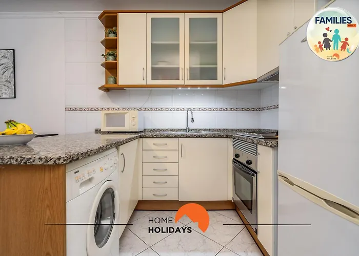 #230 Only Families - Flat A Flor By Holidays דירה אלבופיירה