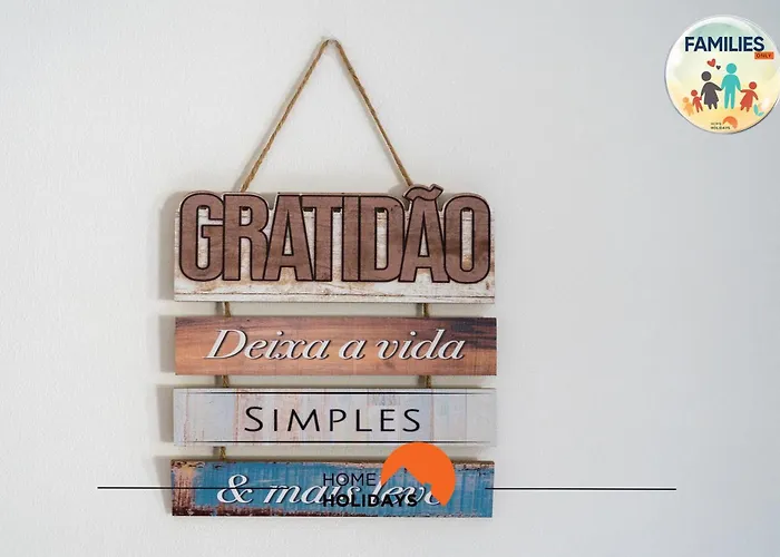 #230 Only Families - Flat A Flor By Holidays דירה *